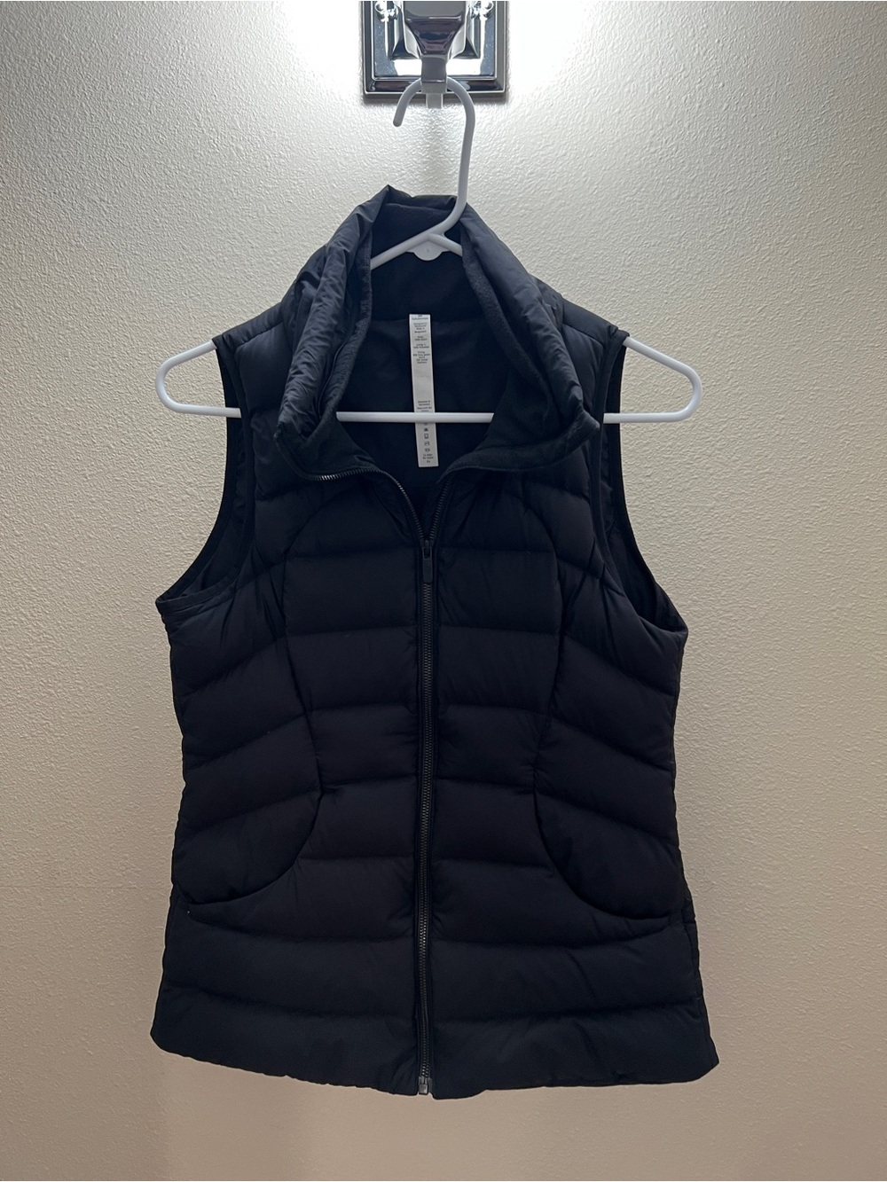 Lululemon Women's Black Quilted Puffer Vest - Lightweight Insulated Vest
